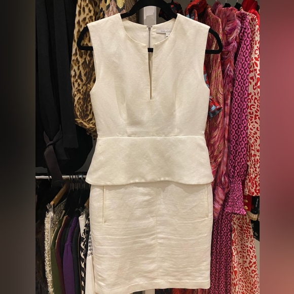 DIANE VON FURSTENBERG White Linen  Peplum Dress size 6 U.S - Picture 1 of 3